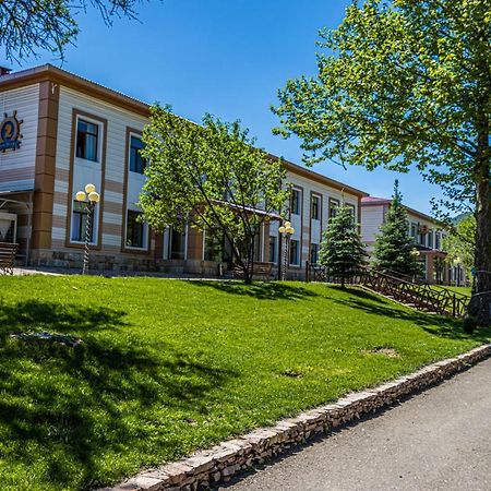 Лайнер Горный Курортный Комплекс Layner В Чимгане Ngoại thất bức ảnh